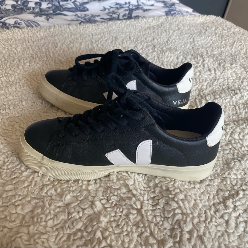 Black leather veja sneakers size 6